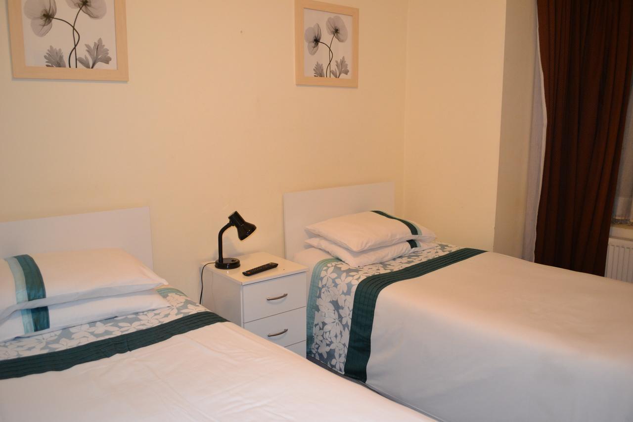Annie'S Guest House ฟาร์นโบโรห์ ภายนอก รูปภาพ