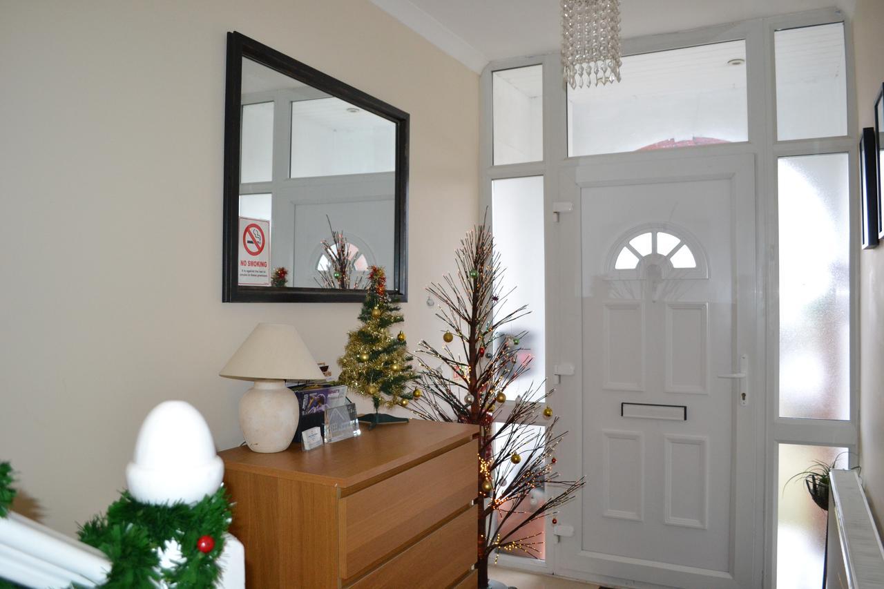 Annie'S Guest House ฟาร์นโบโรห์ ภายนอก รูปภาพ